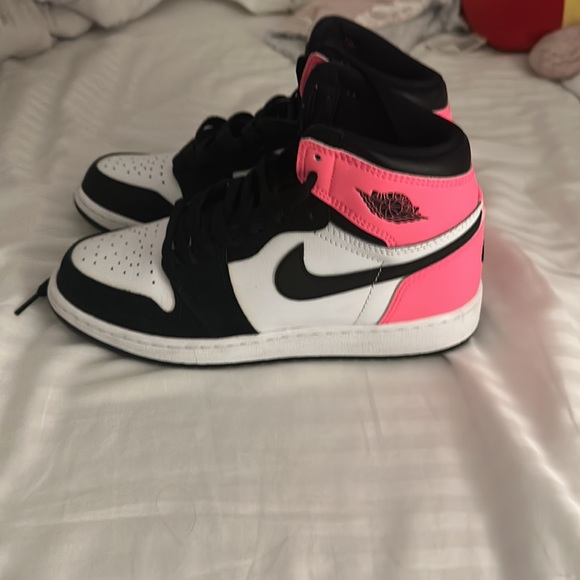 Air jordan 1 Retro High 'Valentine's Day' size 7.5 women's/ 6 men's - Picture 1 of 5